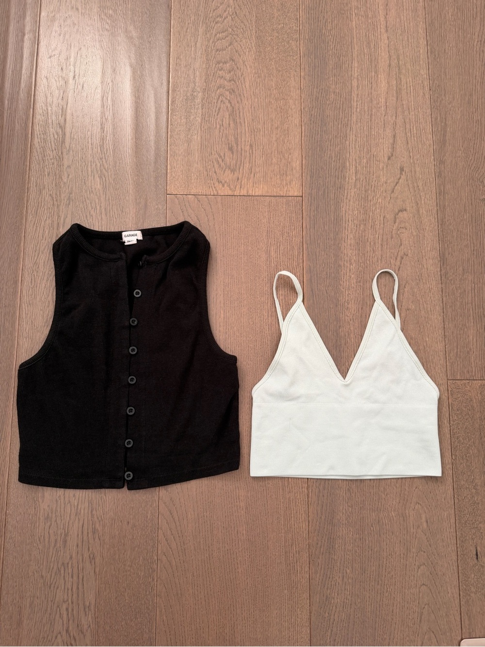 Garage Black Ribbed Button Tank & Talula V-Neck Cropped Cami Set - XS